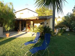 Holiday Home With Private Pool, Near the Beach