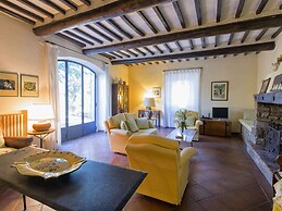 Stunning Villa With Terrace and Private Pool in Tuscan Hills
