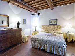 Stunning Villa With Terrace and Private Pool in Tuscan Hills