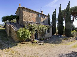 Stunning Villa With Terrace and Private Pool in Tuscan Hills