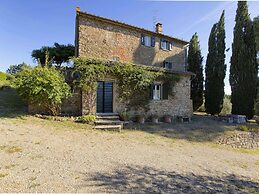 Stunning Villa With Terrace and Private Pool in Tuscan Hills