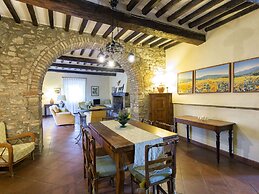 Stunning Villa With Terrace and Private Pool in Tuscan Hills