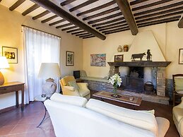 Stunning Villa With Terrace and Private Pool in Tuscan Hills