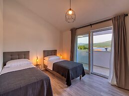 Villa With Private Pool and Garden