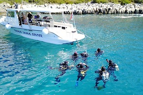 Nice Apartment With Shared Swimming Pool Near the Beach and Trogir