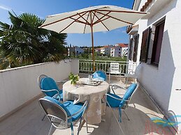 Nice Apartment With Terrace & Grill