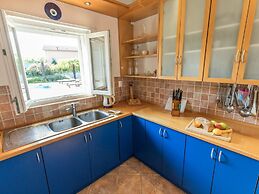 Villa in Ibenik With Swimming Pool