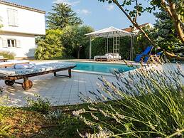 Villa in Ibenik With Swimming Pool