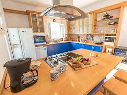 Villa in Ibenik With Swimming Pool