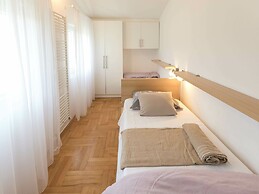 Villa in Ibenik With Swimming Pool