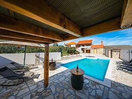 Charming Villa in Poličnik with Swimming Pool