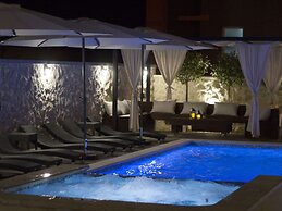 Exquisite Villa with Private Hot Tub in Grebaštica