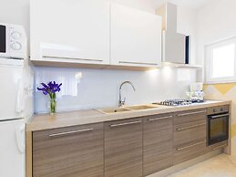 Exquisite Villa with Private Hot Tub in Grebaštica