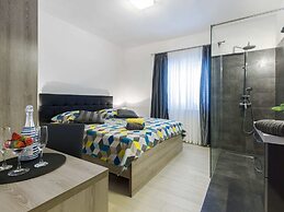 Exquisite Villa with Private Hot Tub in Grebaštica