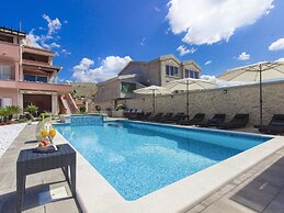 Exquisite Villa with Private Hot Tub in Grebaštica