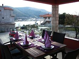 Exquisite Villa with Private Hot Tub in Grebaštica