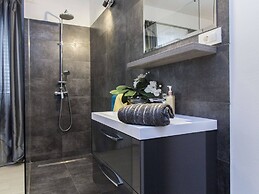 Exquisite Villa with Private Hot Tub in Grebaštica