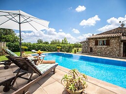 Belvilla by OYO Mavi