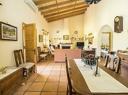 Belvilla by OYO Mavi