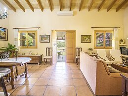 Belvilla by OYO Mavi