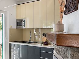 Beach Front Vacation Home, Private Beach, Boat Rental