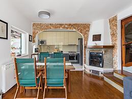 Beach Front Vacation Home, Private Beach, Boat Rental