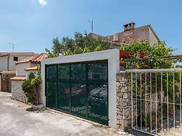 Beach Front Vacation Home, Private Beach, Boat Rental