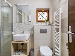 Beach Front Vacation Home, Private Beach, Boat Rental