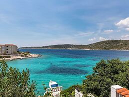 Beach Front Vacation Home, Private Beach, Boat Rental