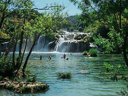 Beach Front Vacation Home, Private Beach, Boat Rental