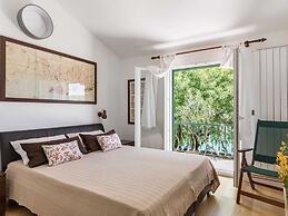 Beach Front Vacation Home, Private Beach, Boat Rental