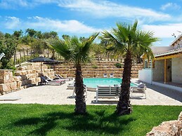 Belvilla by OYO Villa Kika