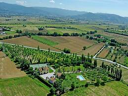 Villa with Spacious Garden, Swimming Pool, Hot Tub, Tennis Court near 