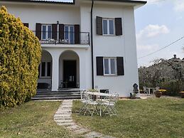 Snug Holiday Home near Lazise & Lake Garda with Olive Garden