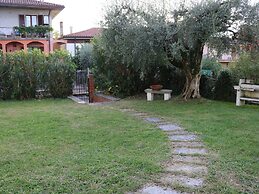 Snug Holiday Home near Lazise & Lake Garda with Olive Garden