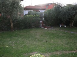 Snug Holiday Home near Lazise & Lake Garda with Olive Garden