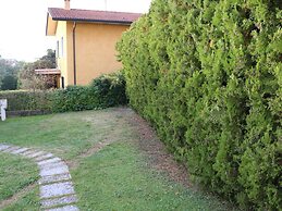 Snug Holiday Home near Lazise & Lake Garda with Olive Garden