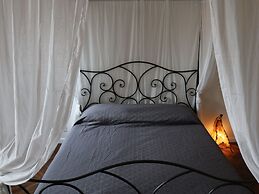 Snug Holiday Home near Lazise & Lake Garda with Olive Garden