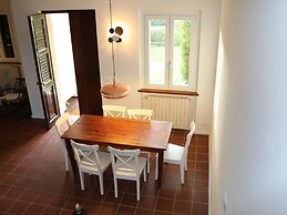 Snug Holiday Home near Lazise & Lake Garda with Olive Garden