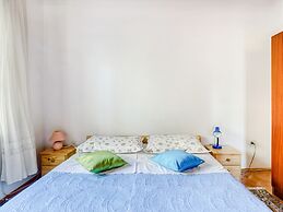 Simplistic Apartment in Šibenik near Sea Beach