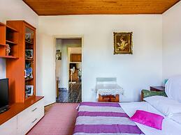 Simplistic Apartment in Šibenik near Sea Beach