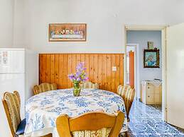 Simplistic Apartment in Šibenik near Sea Beach