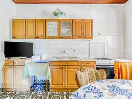 Simplistic Apartment in Šibenik near Sea Beach