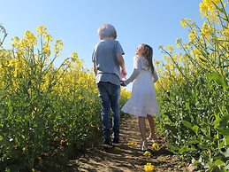 Ferienhaus mit Eingezaeuntem Garten
