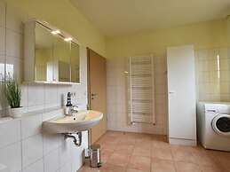 Ferienhaus mit Eingezaeuntem Garten