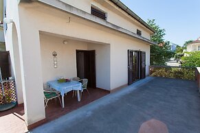 Spacious Apartment With Terrace, Near the Beach