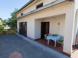 Spacious Apartment With Terrace, Near the Beach