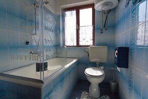 Spacious Apartment With Terrace, Near the Beach