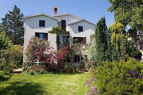 Spacious Apartment With Terrace, Near the Beach