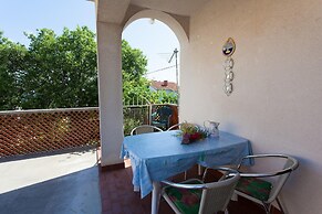 Spacious Apartment With Terrace, Near the Beach